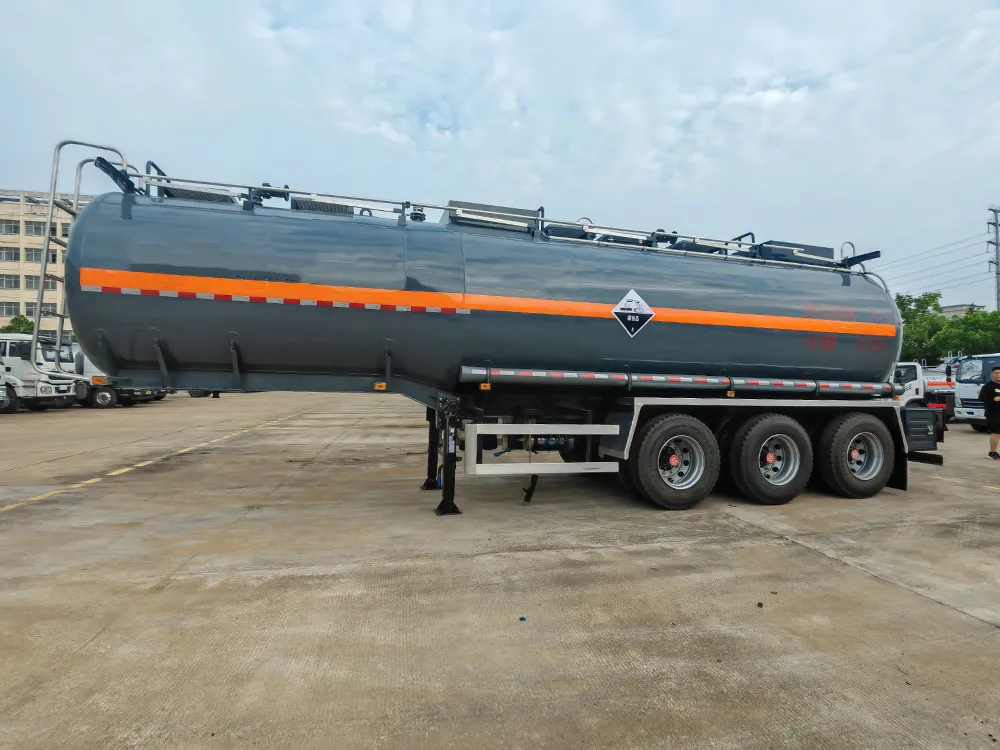 3 Axle Black Oil Tank Semi Trailer