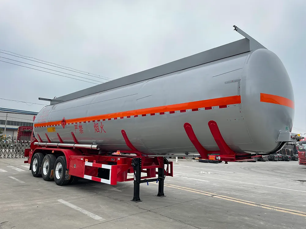 Camião cisterna de transporte de dietilamina cinzenta com 3 eixos 4 1