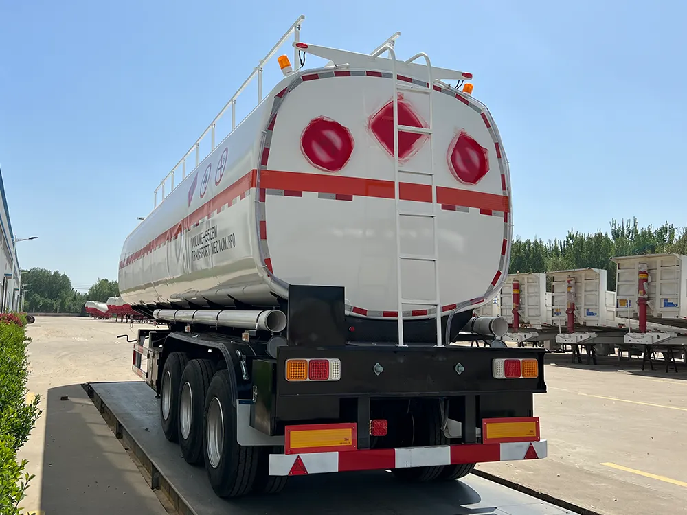 3 Axle-White - Oil Tank Semi-Trailer-2