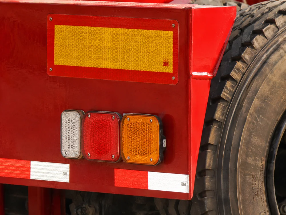 3-axle-red-low-bed-semi-trailer-hydraulic-power-unit