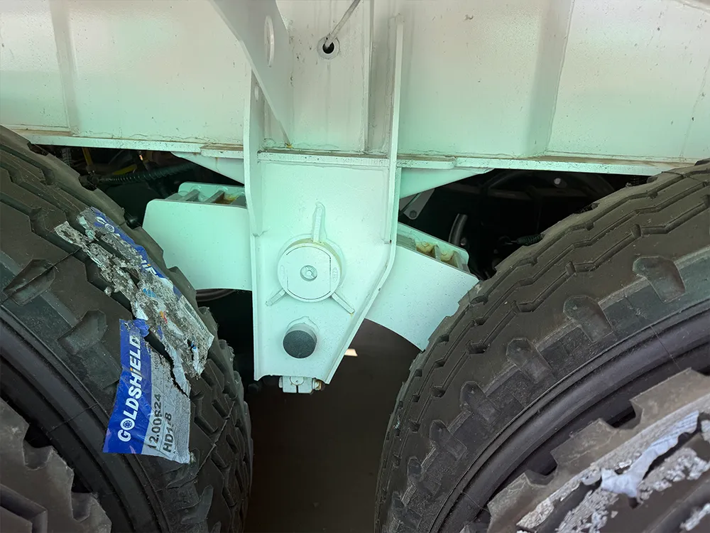 4 Axle-White-Bulk-Powder-Semi Trailer-9