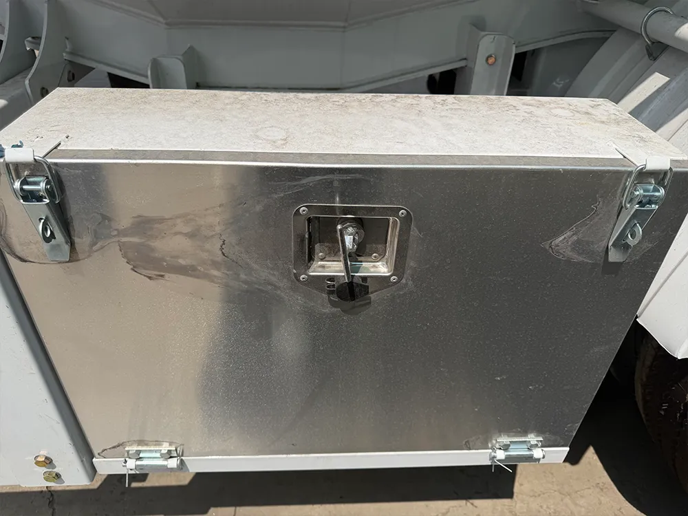 4 AxleWhite Bulk Granule Semi Trailer